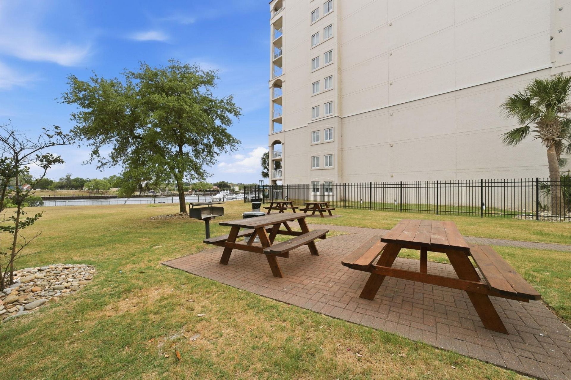 2151 Bridge View Ct. Photo 30