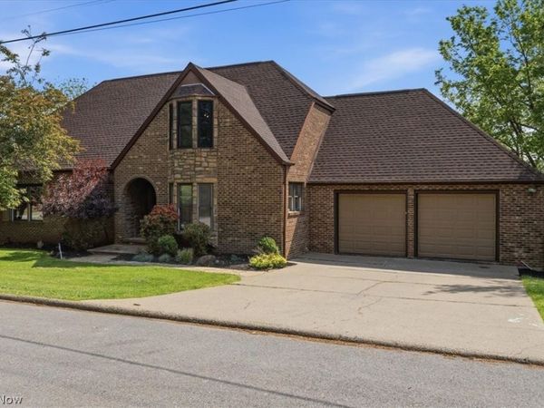 75 Oakridge Drive, Parkersburg, WV 26104