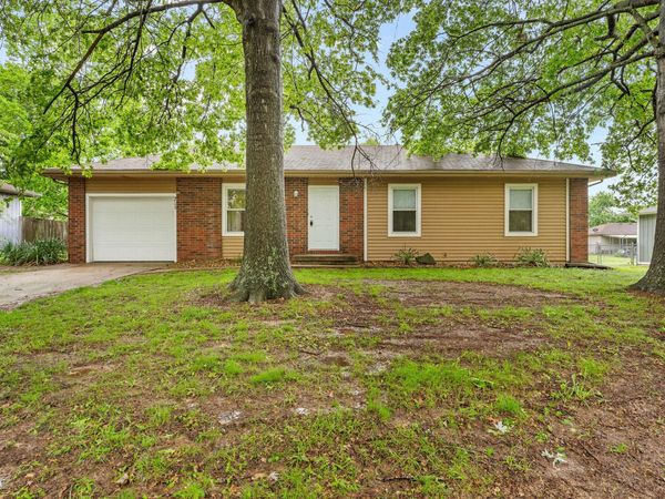 708 E Dyann Drive , Nixa, MO 65714