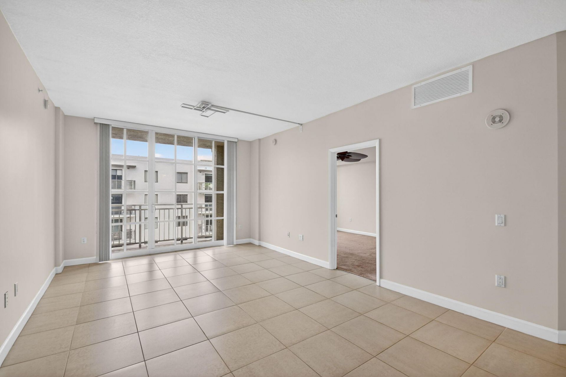 410 Evernia Street, Unit 630, West Palm Beach, FL 33401 Photo