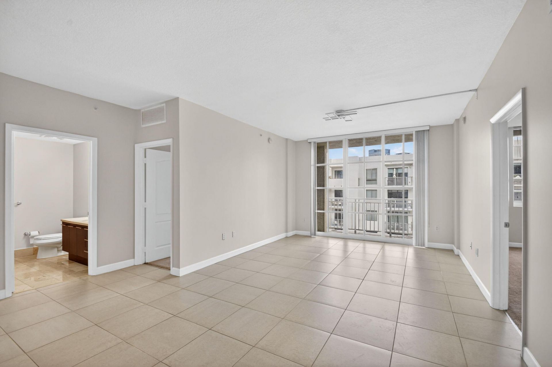 410 Evernia Street, Unit 630, West Palm Beach, FL 33401 Photo