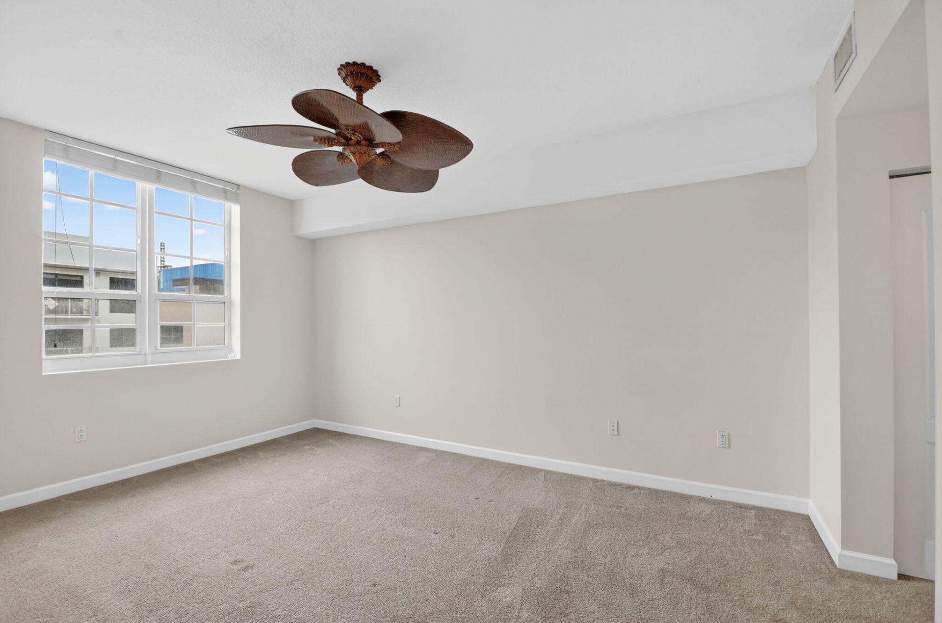 410 Evernia Street, Unit 630, West Palm Beach, FL 33401 Photo