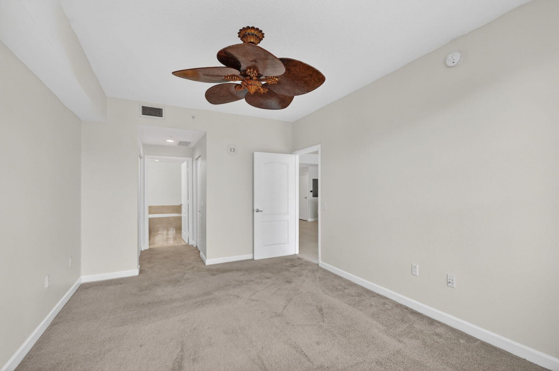 410 Evernia Street, Unit 630, West Palm Beach, FL 33401 Photo