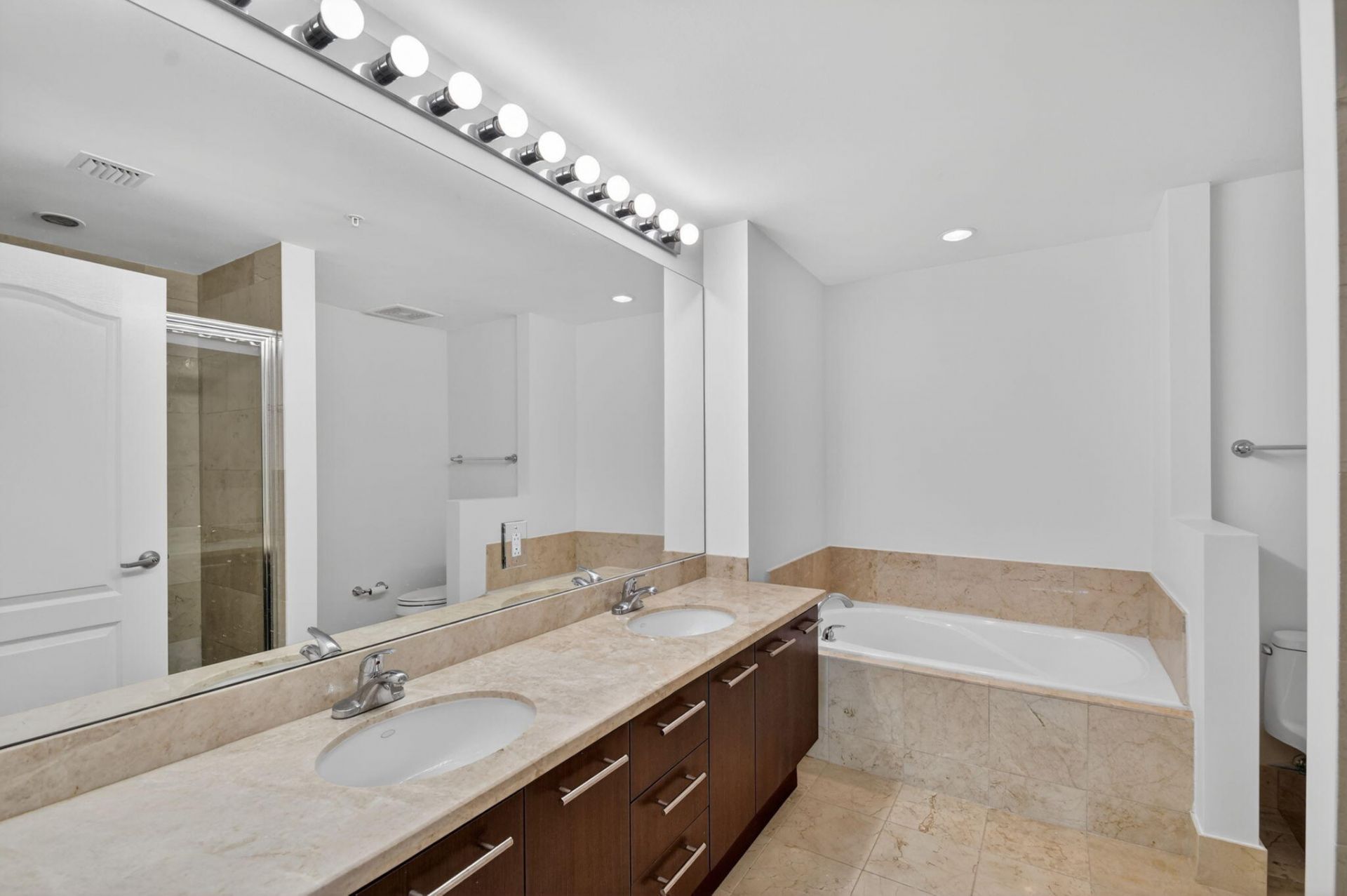 410 Evernia Street, Unit 630, West Palm Beach, FL 33401 Photo