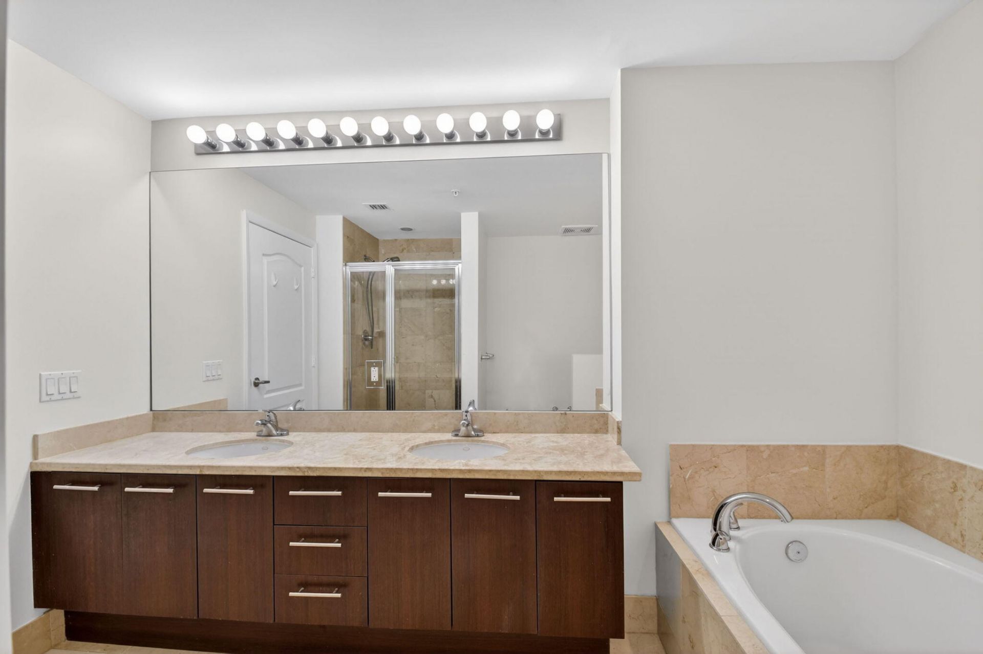 410 Evernia Street, Unit 630, West Palm Beach, FL 33401 Photo