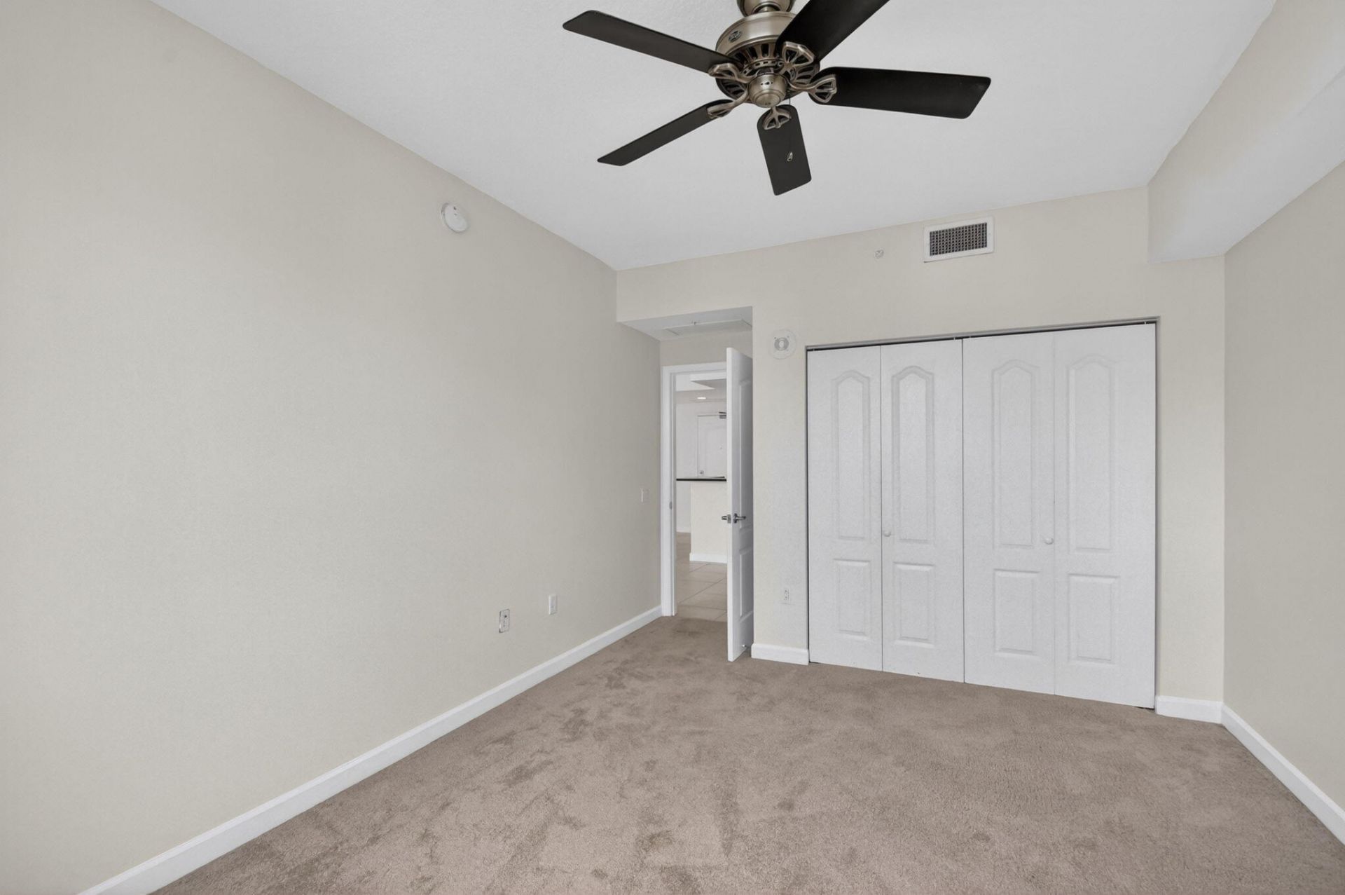 410 Evernia Street, Unit 630, West Palm Beach, FL 33401 Photo