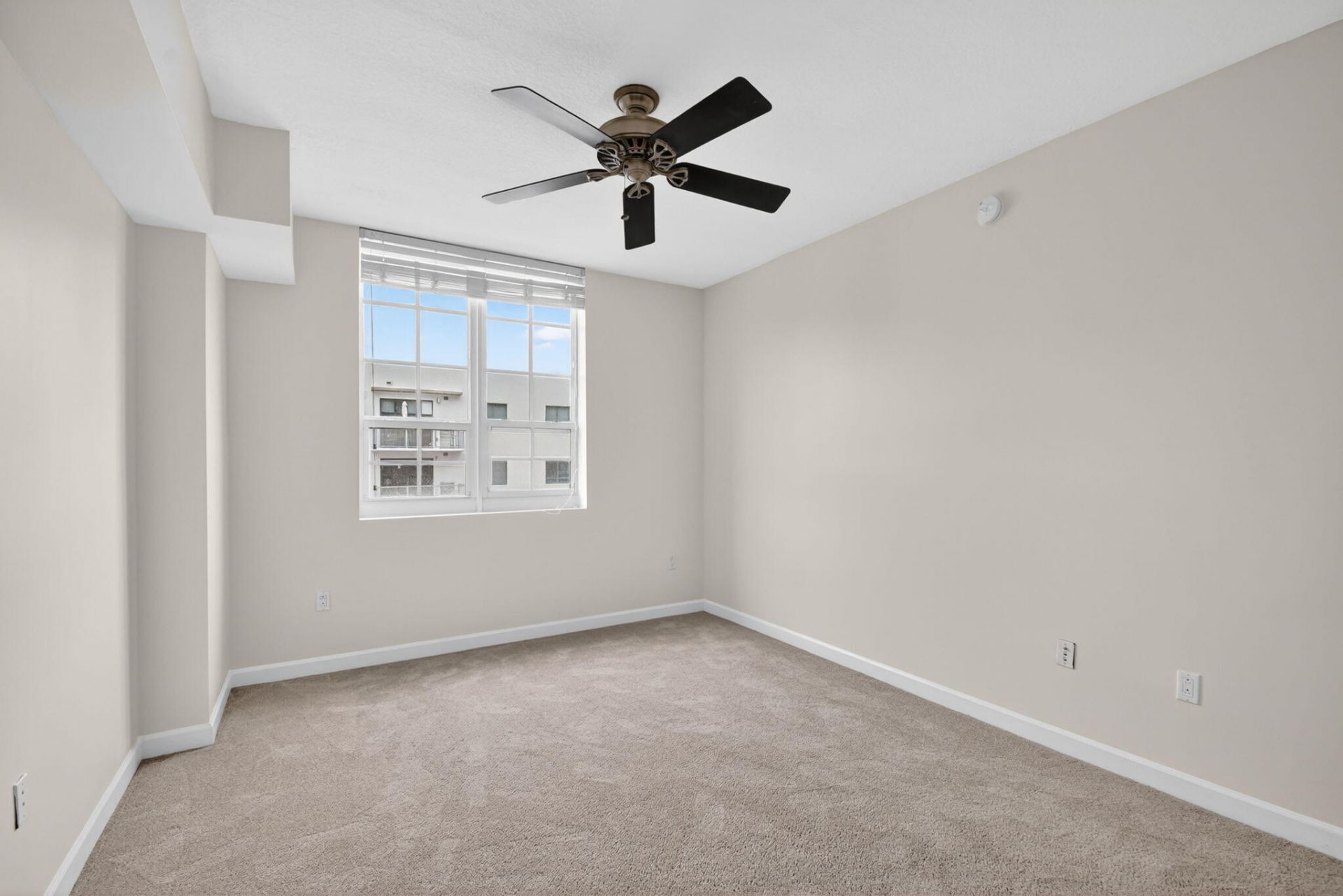 410 Evernia Street, Unit 630, West Palm Beach, FL 33401 Photo