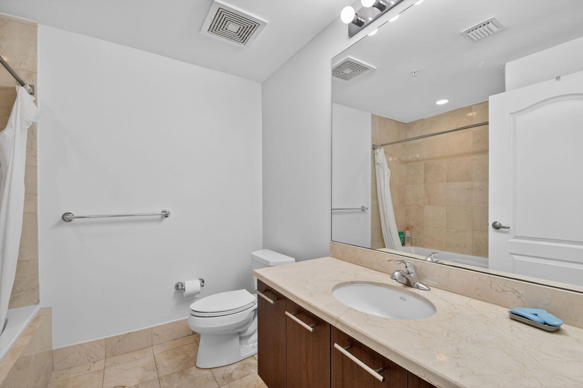 410 Evernia Street, Unit 630, West Palm Beach, FL 33401 Photo