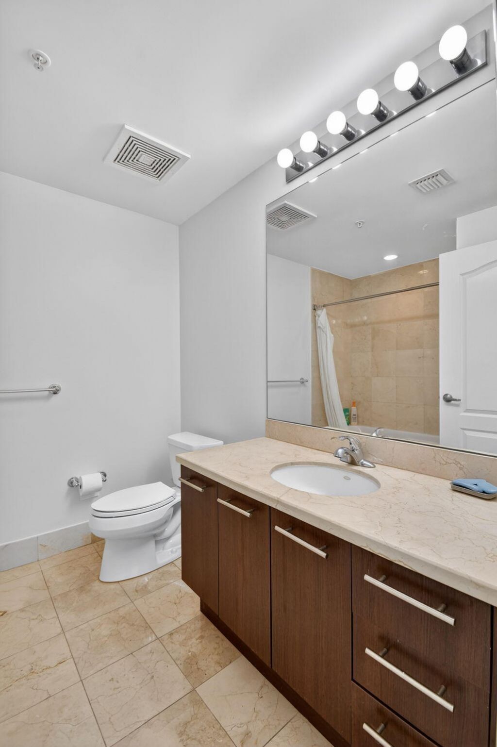 410 Evernia Street, Unit 630, West Palm Beach, FL 33401 Photo