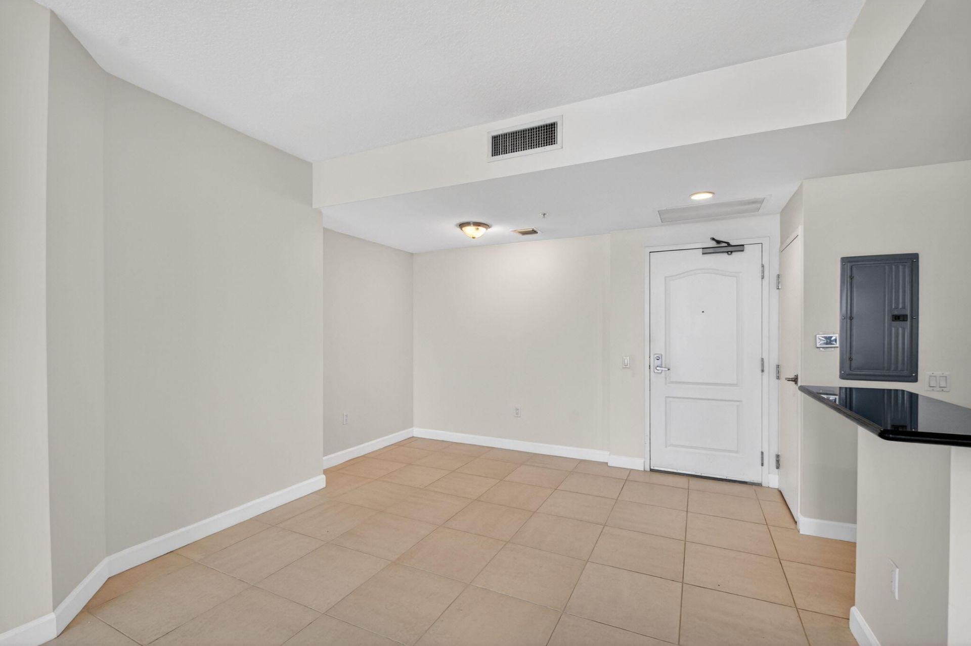 410 Evernia Street, Unit 630, West Palm Beach, FL 33401 Photo