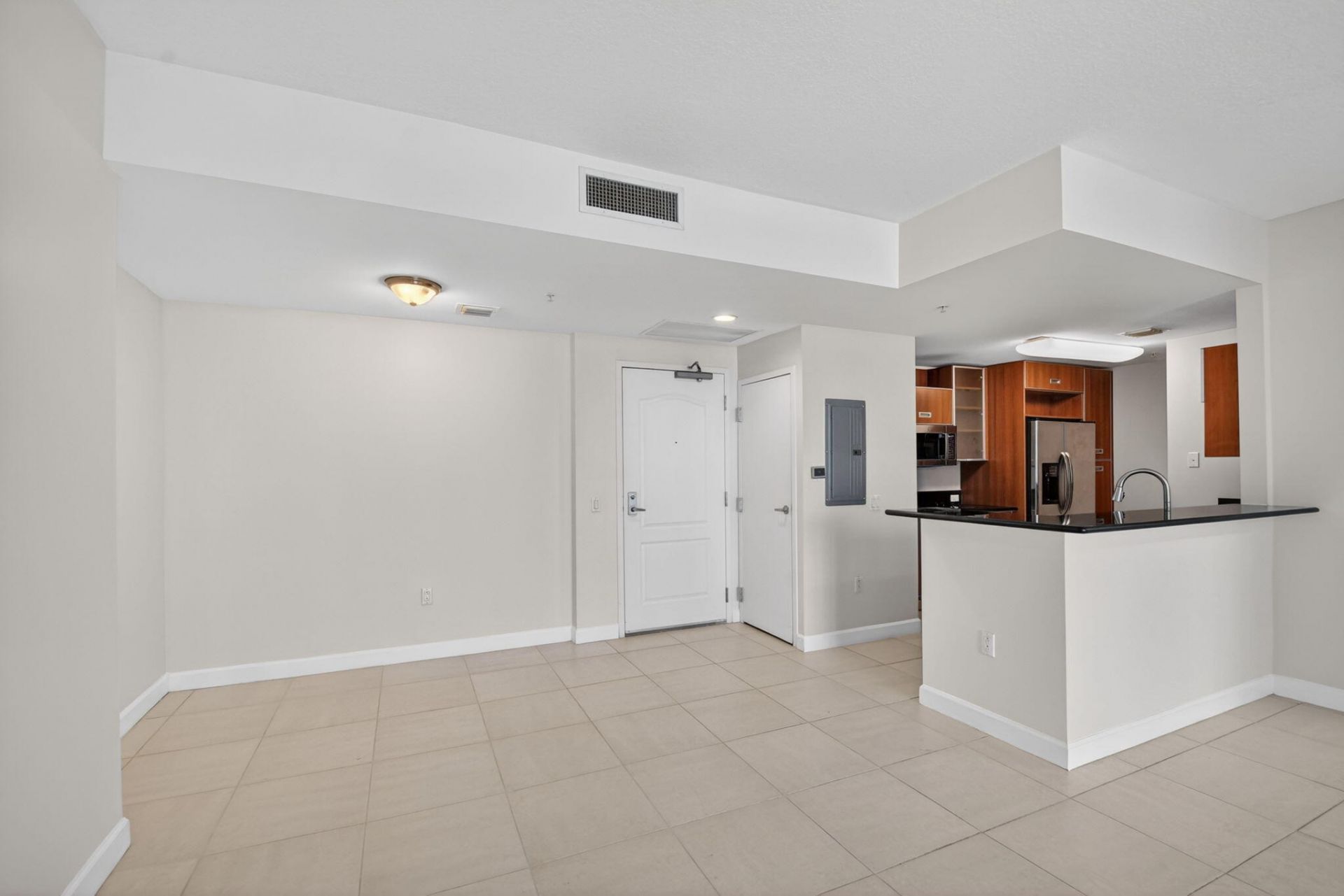 410 Evernia Street, Unit 630, West Palm Beach, FL 33401 Photo