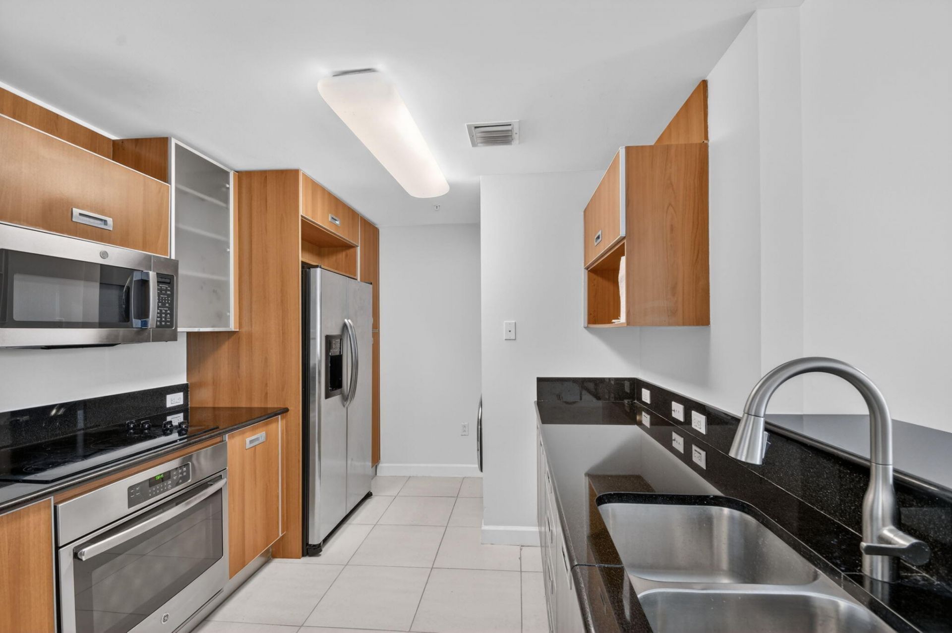 410 Evernia Street, Unit 630, West Palm Beach, FL 33401 Photo