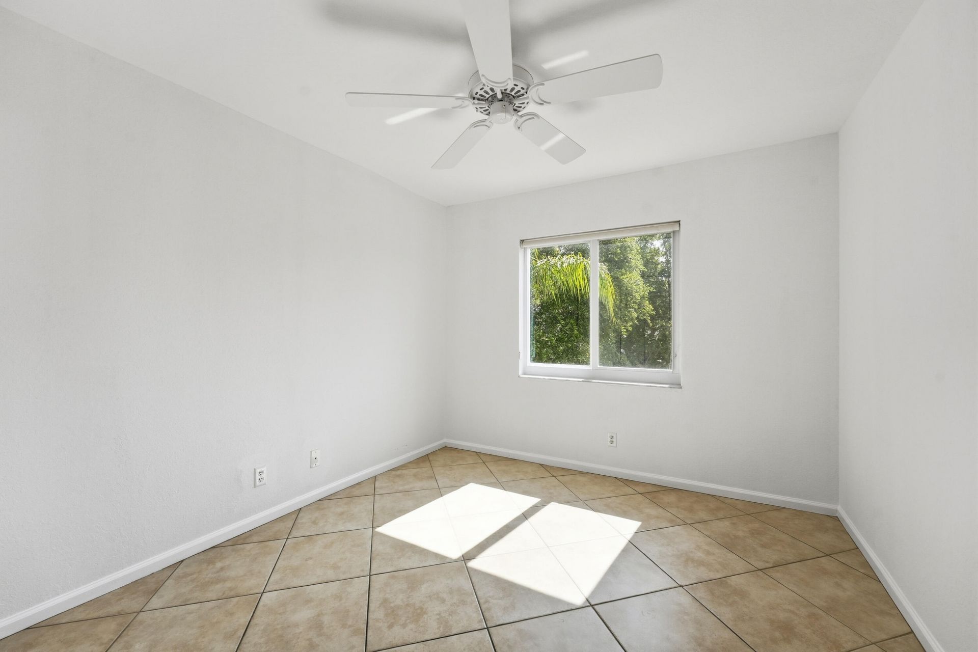 1275 Rosegate Boulevard, Riviera Beach, FL 33404 Photo
