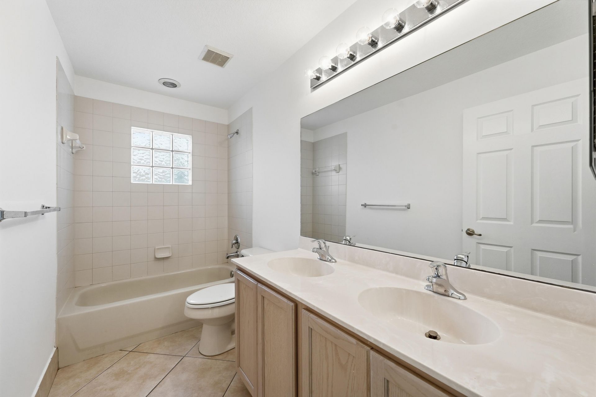 1275 Rosegate Boulevard, Riviera Beach, FL 33404 Photo