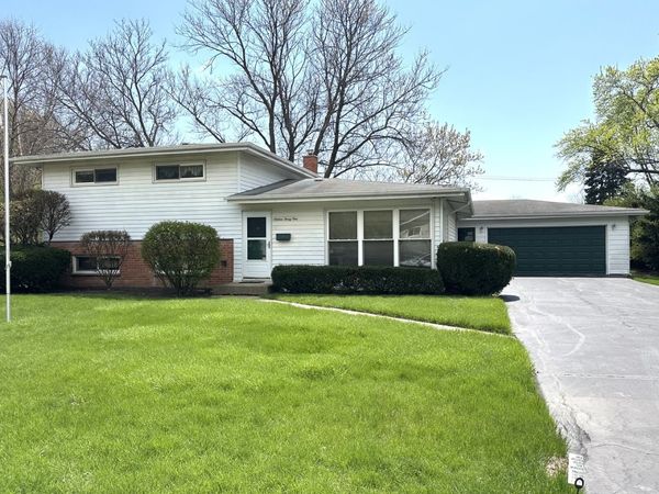 1631 Garand Drive , Deerfield, IL 60015