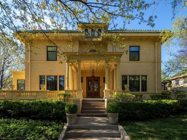 1005 Mount Curve Avenue, Minneapolis, MN 55403