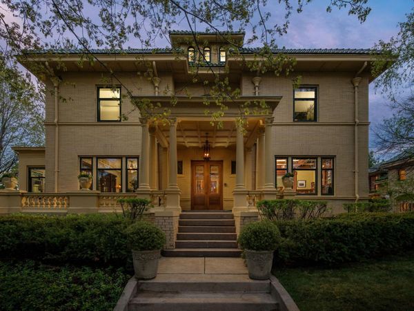 1005 Mount Curve Avenue, Minneapolis, MN 55403