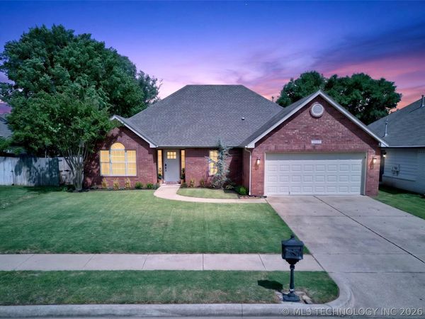 12429 S 99th East Avenue , Bixby, OK 74008