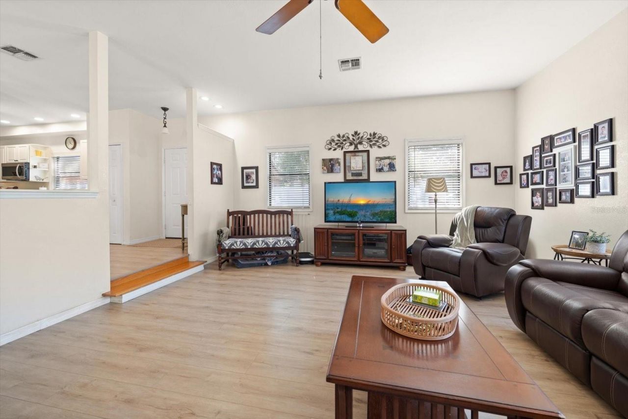3290 70th Avenue N, Saint Petersburg, FL 33702 Photo