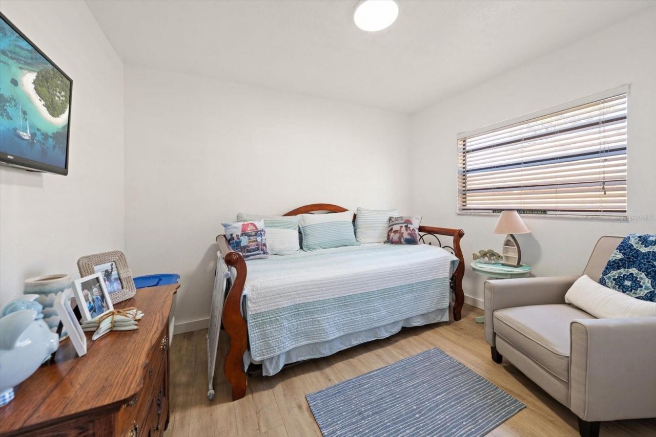 3290 70th Avenue N, Saint Petersburg, FL 33702 Photo