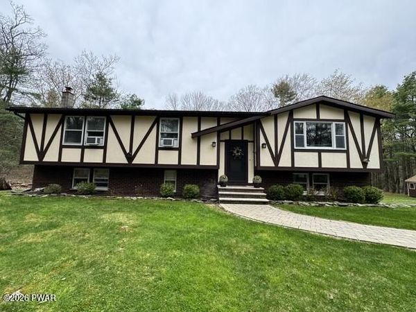 649 Twin Lakes Road , Shohola, PA 18458