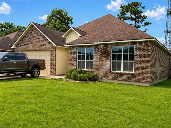23426 Conifer Dr, Denham Springs, LA 70726