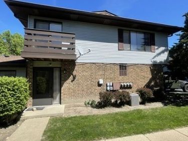 1590 Perry Court, Unit A, Aurora, IL 60505