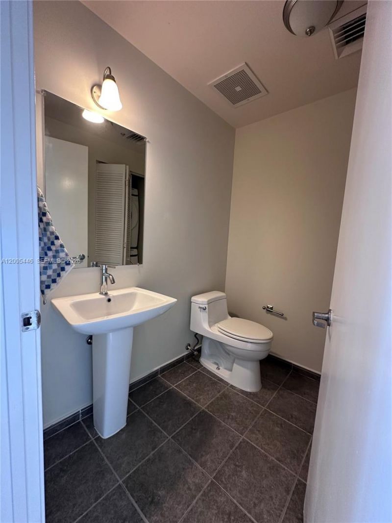 3470 E Coast Ave, Unit H1503, Miami, FL 33137 Photo