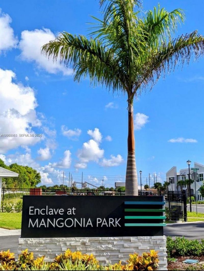 5629 Mentmore Dr , Mangonia Park, FL 33407 Photo