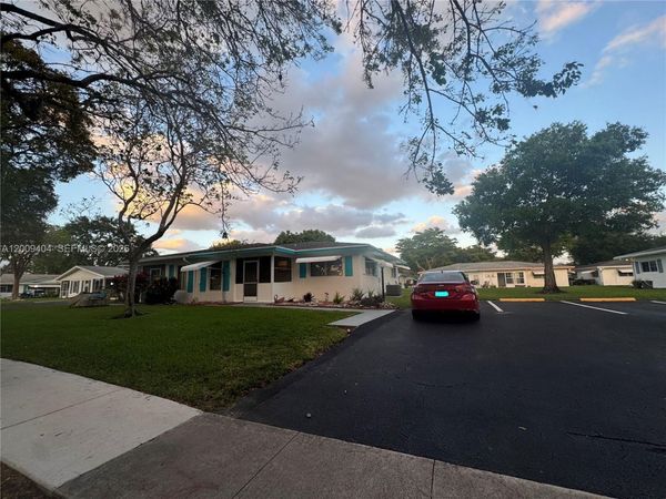 Unit A16, Plantation, FL 33322