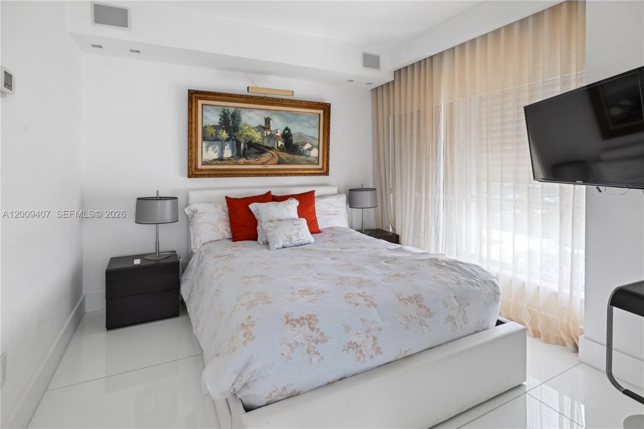 10155 Collins Ave , Unit 1210, Bal Harbour, FL 33154 Photo
