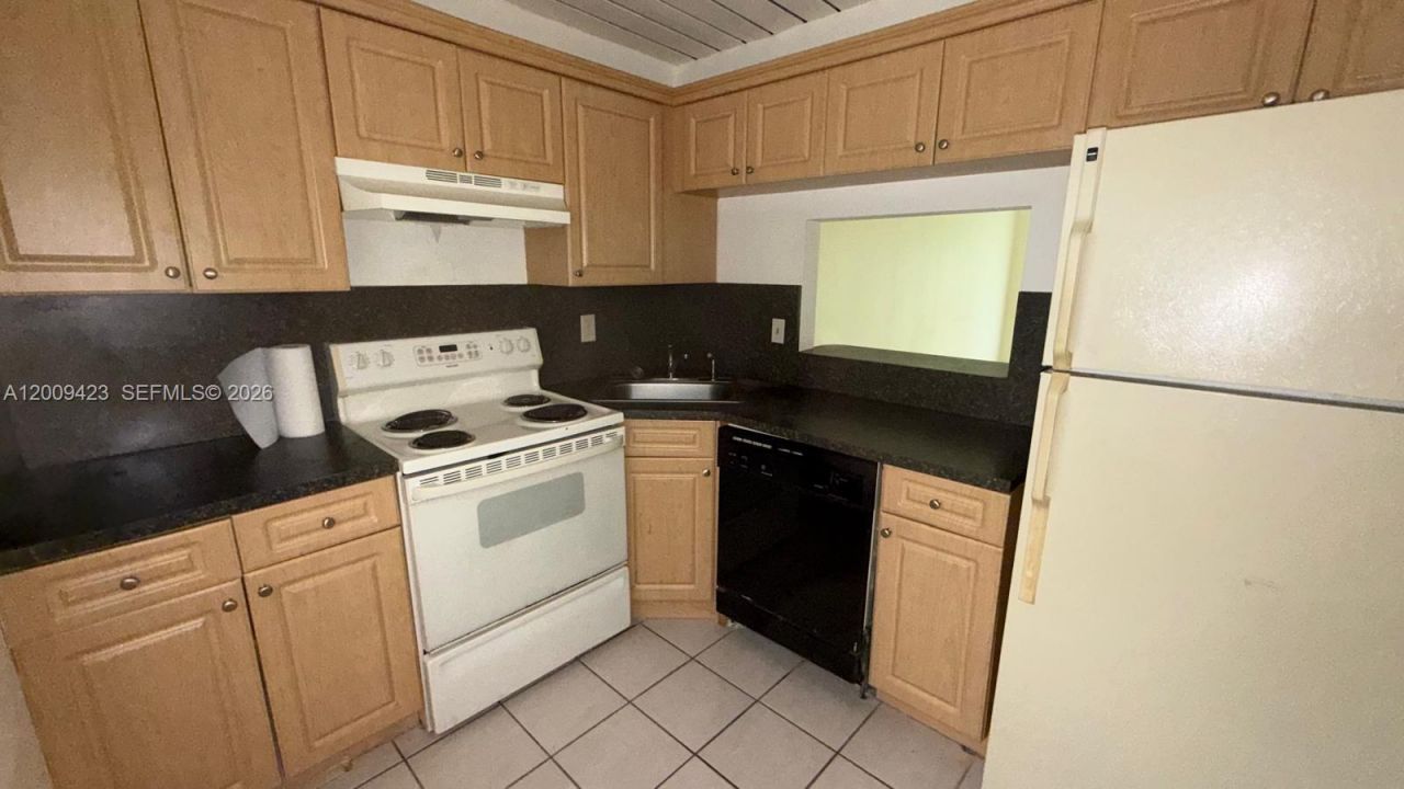 3774 Inverrary Blvd , Unit 105P, Lauderhill, FL 33319 Photo