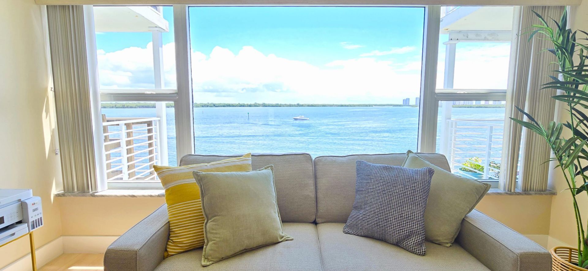 60 Yacht Club Drive, Unit 405, North Palm Beach, FL 33408 Photo