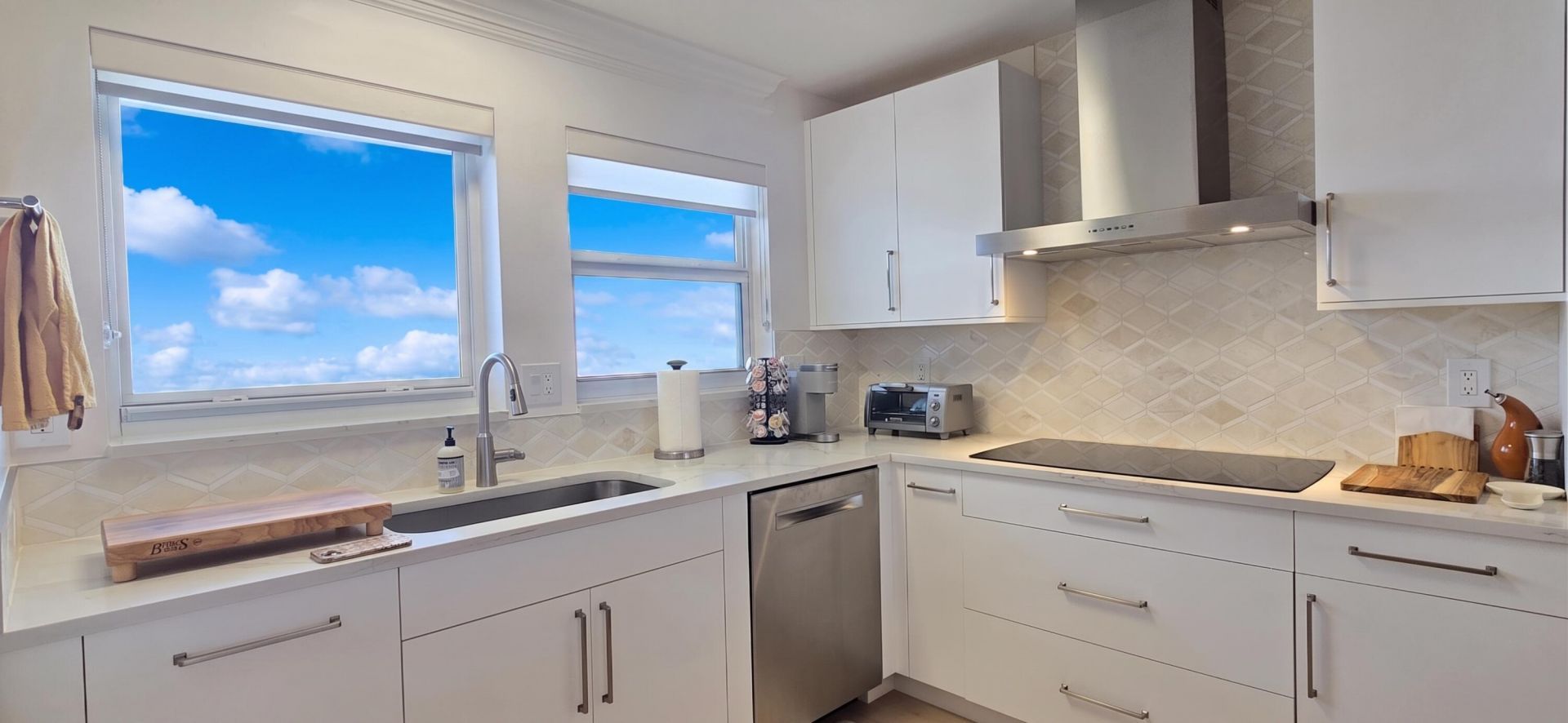 60 Yacht Club Drive, Unit 405, North Palm Beach, FL 33408 Photo