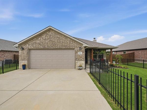 502 Pathfinder Street, Collinsville, TX 76233