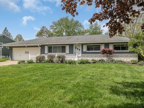 13366 Richards Drive , Strongsville, OH 44149
