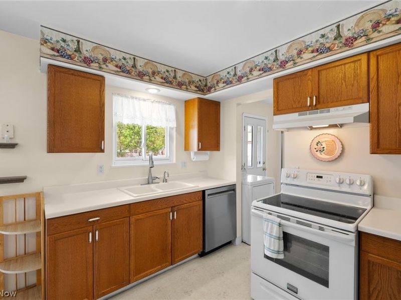 13366 Richards Drive, Strongsville, OH 44149 Photo 10