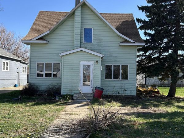 115 E Turner St, Irene, SD 57037