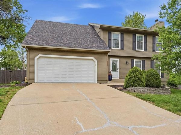 15107 W 83rd Terrace, Lenexa, KS 66219
