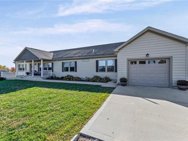 27455 Stephanie Lane, Weston, MO 64098