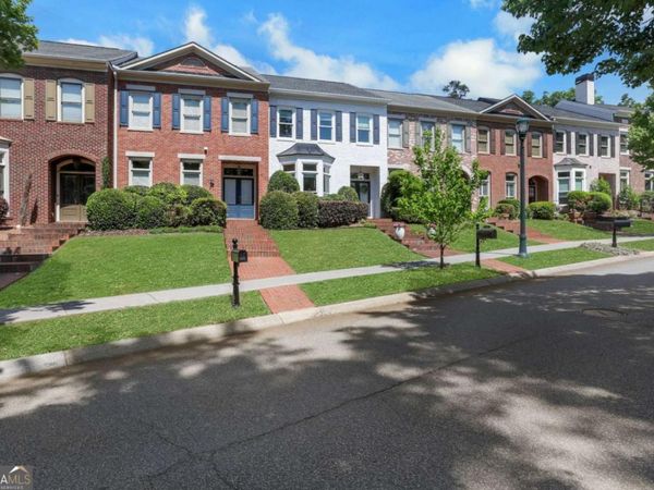 1542 Ridenour Parkway NW, Kennesaw, GA 30152