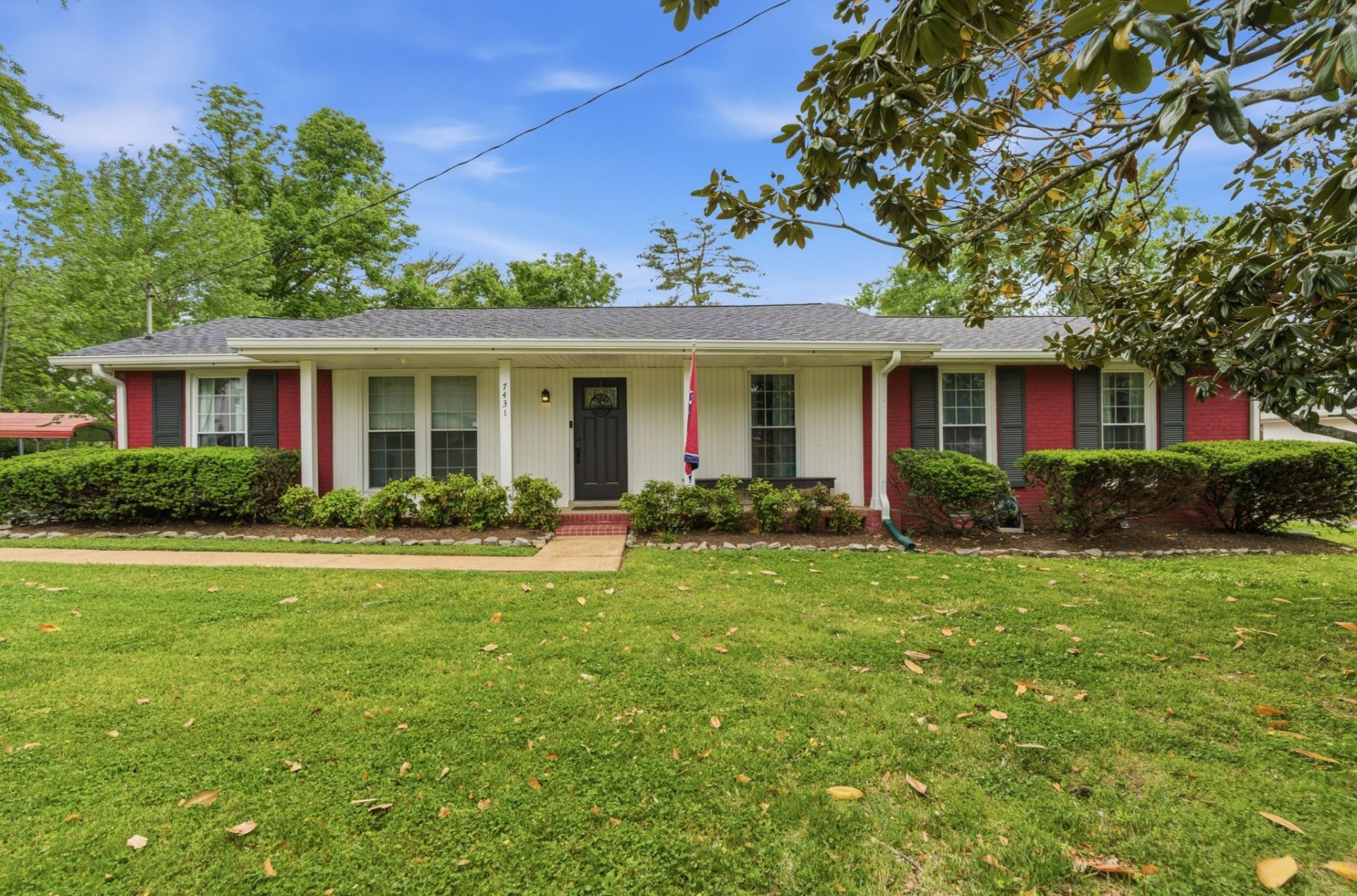 7431 Stacy Dr, Nashville, TN 37221 Main Photo