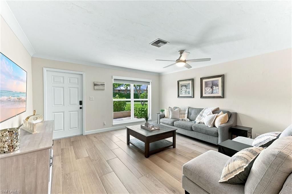 809 Palm View Dr, Unit 8, Naples, FL 34110 Photo