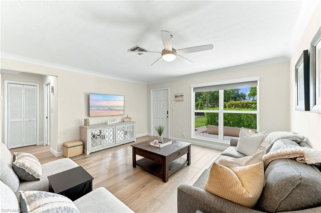 809 Palm View Dr, Unit 8, Naples, FL 34110 Photo