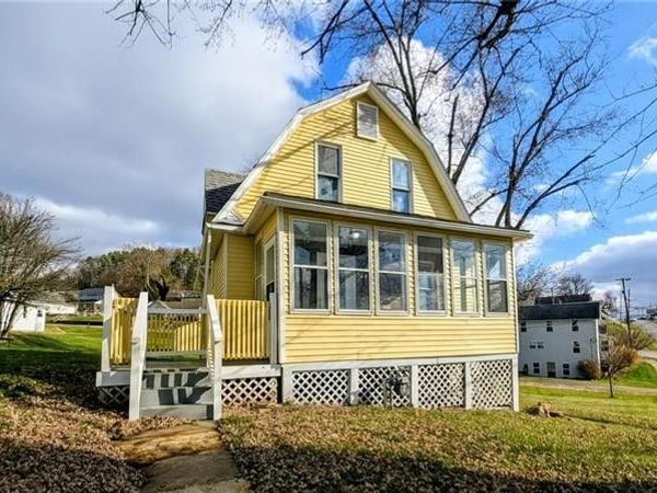 305 Central Ave , Chicora, PA 16025