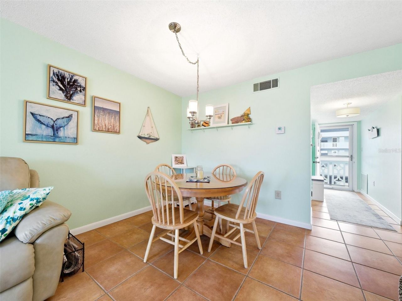 325 N Causeway, Unit D304, New Smyrna Beach, FL 32169 Photo