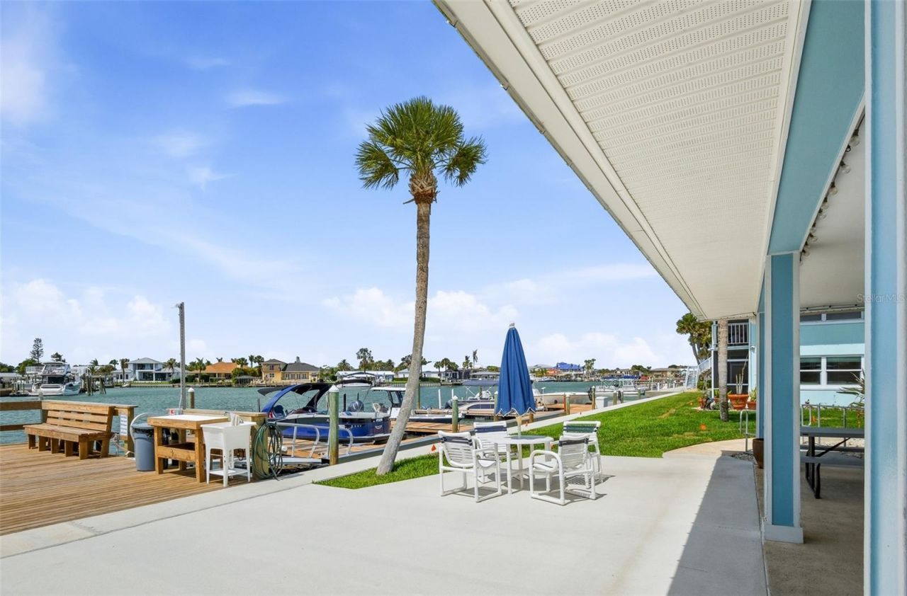 325 N Causeway, Unit D304, New Smyrna Beach, FL 32169 Photo