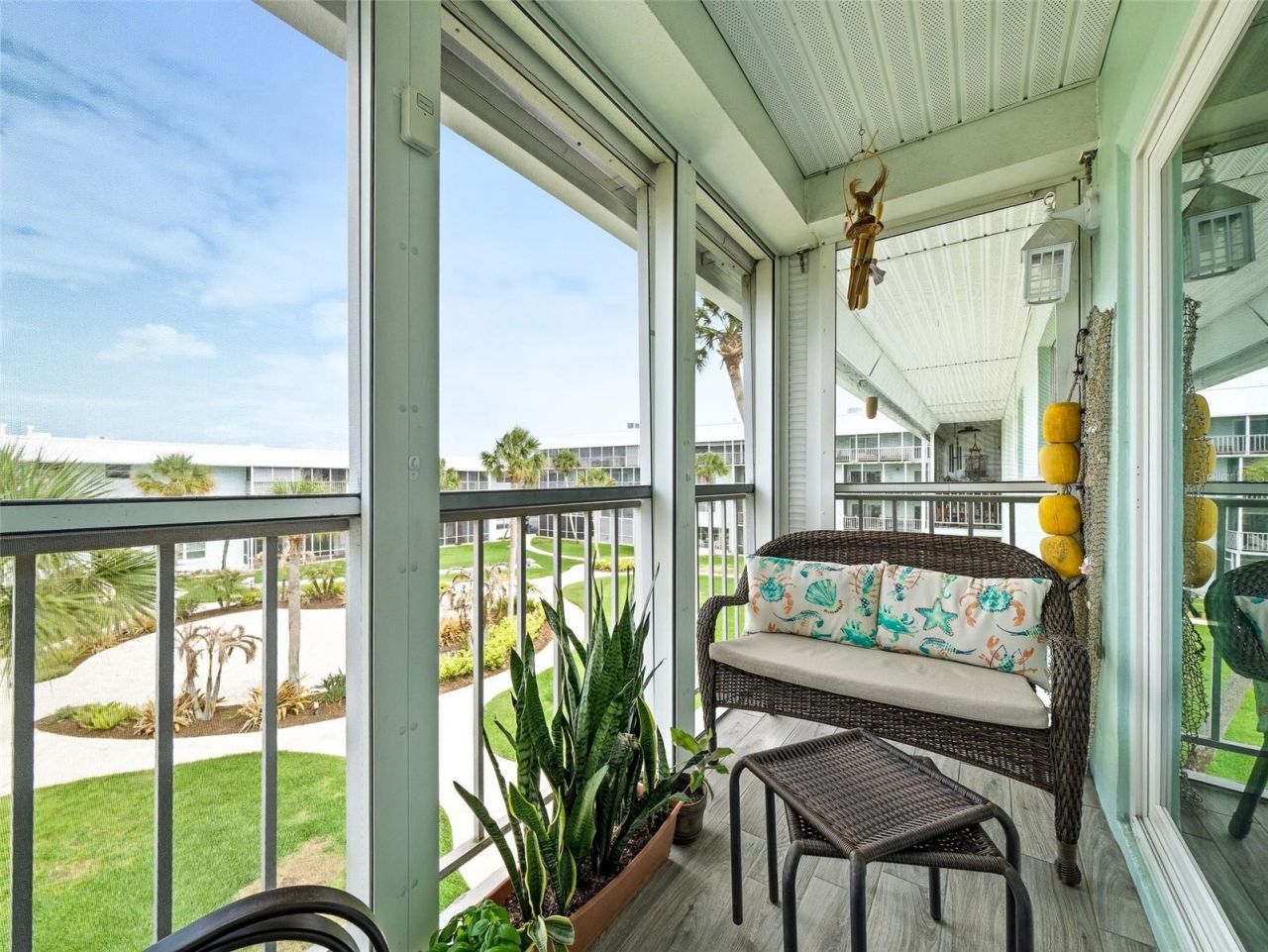 325 N Causeway, Unit D304, New Smyrna Beach, FL 32169 Photo