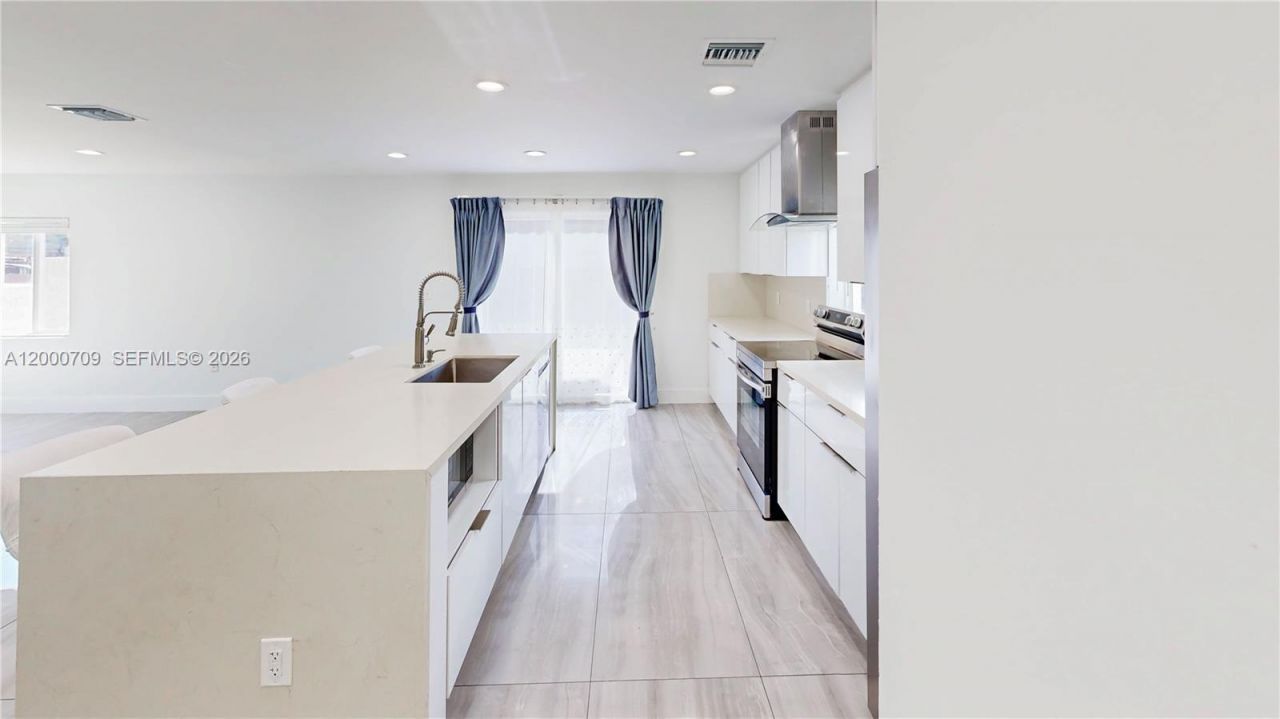 1886 NW 68th St , Miami, FL 33147 Photo