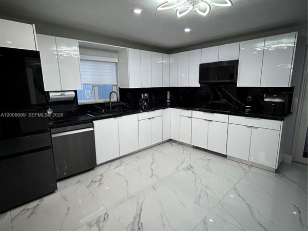 367 W 33rd St, Hialeah, FL 33012